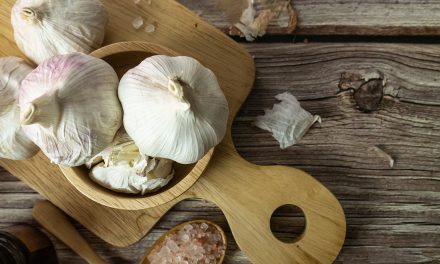 Garlic for Alopecia: Does it Actually Work to Fix Hair Loss?